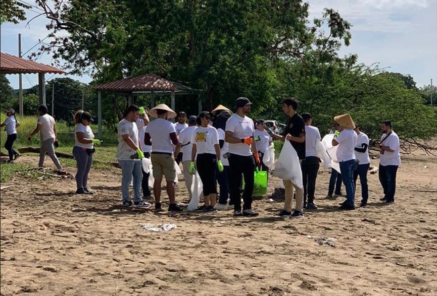 Con la participacin de ms de 500 personas, ADEDAPP se sum a la Limpieza Mundial de Playas con una actividad en Veracruz