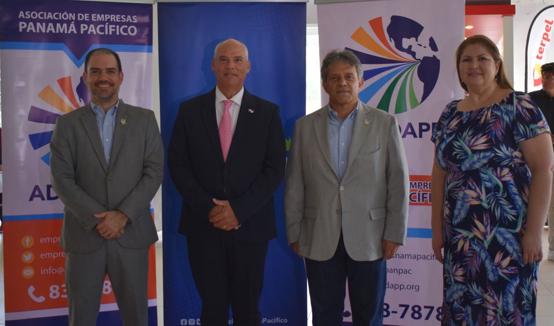 Emprendedores, empresas y entidades pblicas intercambiaron experiencias en la ExpoFeria de ADEDAPP