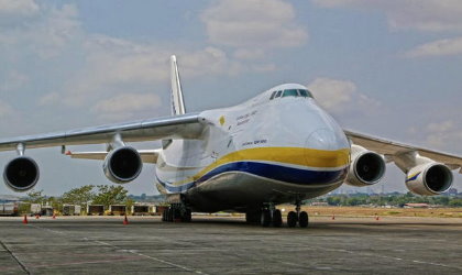 El cuarto avin ms grande del mundo el Antonov 124-100, aterriza en Panam