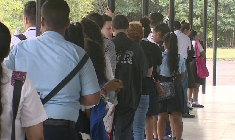 Estudiantes reprobados no cobrarn ultimo pago de Beca Universal