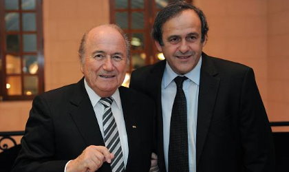 Blatter y Platini sancionados a 8 aos por la FIFA
