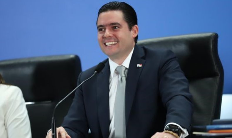 Vicepresidente Carrizo denuncia gastos excesivos en anterior administracin