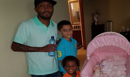 Chemito Moreno se convierte en padre de una nia por primera vez