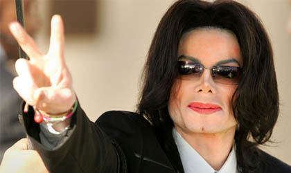 Encuentran material que acusa a Michael Jackson de pedofilia