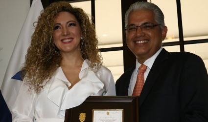 Erika Ender recibi con orgullo las llaves de la Ciudad de Panam