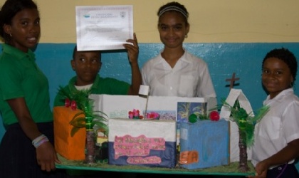 Estudiantes de El Chorrillo reciclan para cuidar el medio ambiente