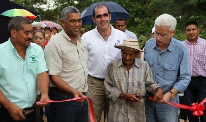 Inauguran obras comunitarias en Calobre y Caazas por ms de 300 mil dlares