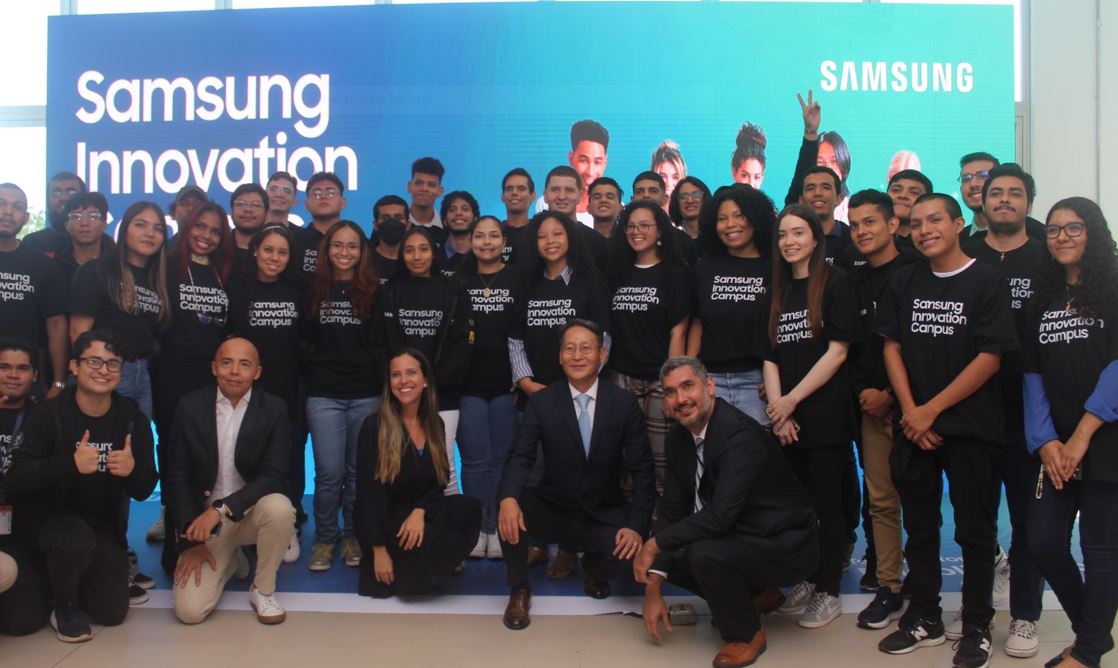 250 jvenes panameos culminaron con xito el Programa Samsung Innovation Campus