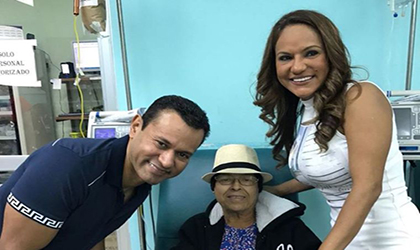 Visita sorpresa de Samy y Sandra Sandoval al Oncolgico de Panam