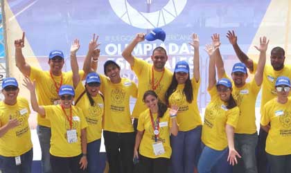 Voluntarios de Samsung apoyando los III Juegos Latinoamericanos de Olimpiadas Especiales