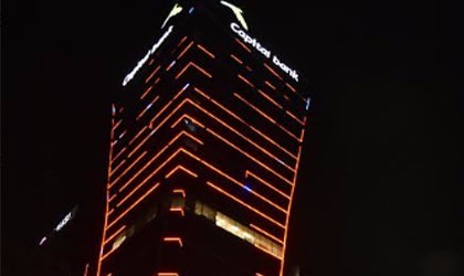 En apoyo a la Seleccin panamea Capital Bank Panam encendi sus luces