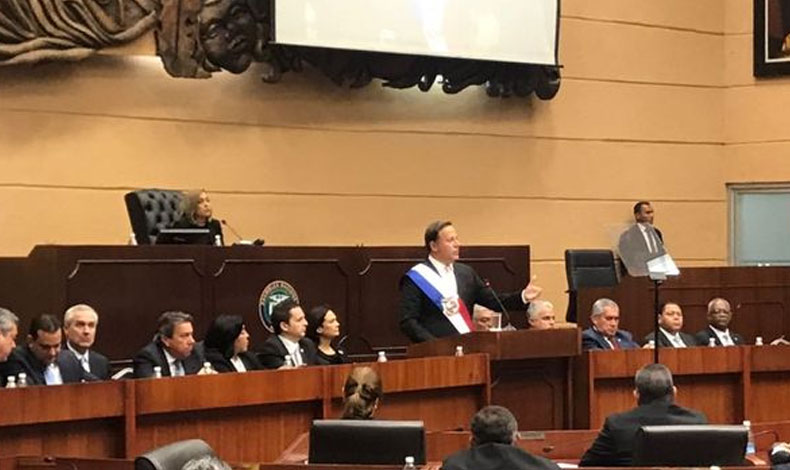 Varela presenta informe de los tres aos y medio de gestin ante la Asamblea Nacional