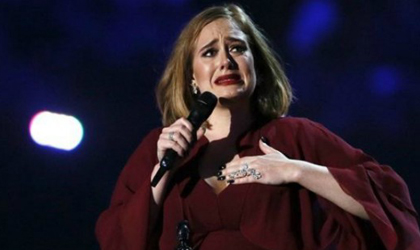 Adele rinde homenaje a las vctimas de la masacre