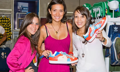 Adidas Originals sigue la celebracin en Panam