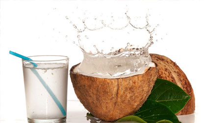 Beneficios del consumo regular del agua de coco