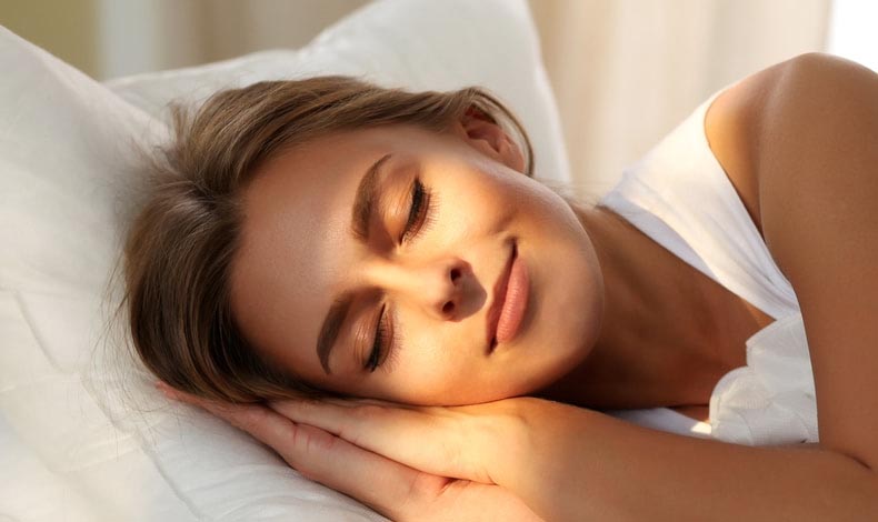 Este producto promete reafirmar tu rostro mientras duermes