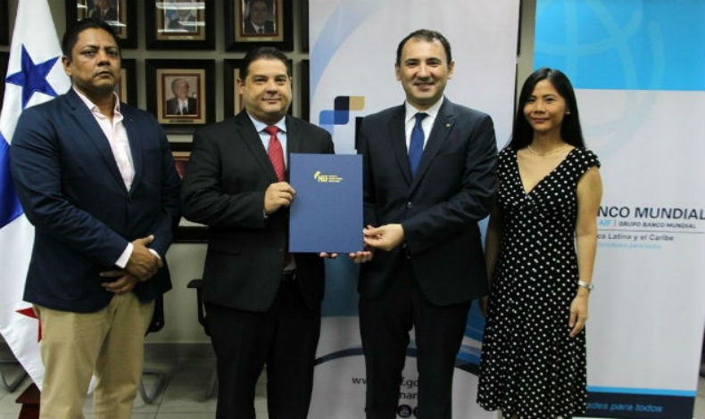 BM entrega prstamo a Panam para transparencia fiscal