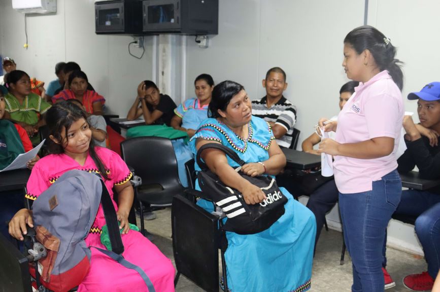 Cobre Panam sigue beneficiando a estudiantes de las  comunidades a travs de becas