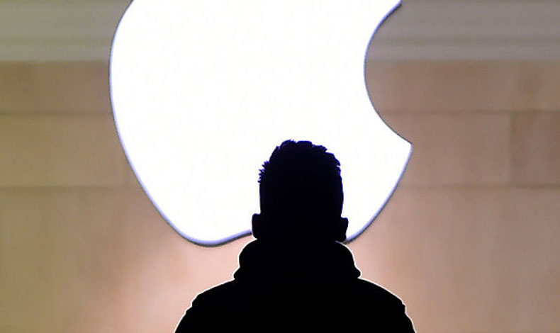 Adolescente roba datos privados de Apple
