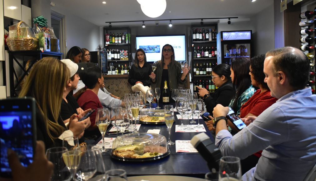 DRIJA celebra el lanzamiento de sus nuevas vineras en alianza  con Spirit Wine Group