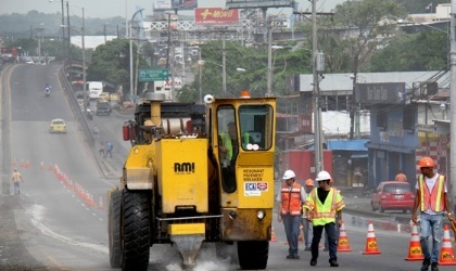 Avanza rehabilitaci�n de la  Avenida Domingo D�az