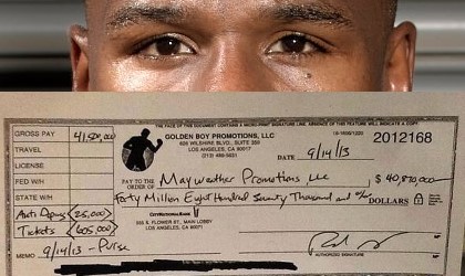 Cheque de Floyd por 40 millones por su pelea con Canelo es falso