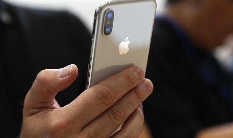 Acusan a Foxconn de emplear a estudiantes ilegalmente para fabricar los iPhone X
