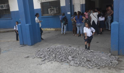 Estudiantes de la primaria Emperatriz Taboada inician clases con problemas de agua