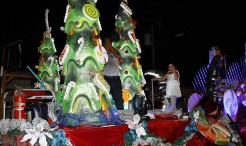 En San Miguelito disfrutaron el desfile Jess es la Navidad