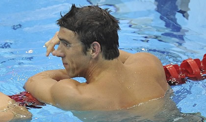 Michael Phelps dice que todo mundo mea en la piscina