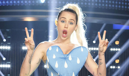 Miley Cyrus juzga el ttulo de la serie de CW 'Supergirl'