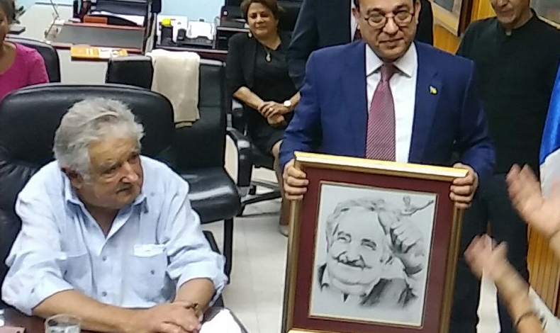 Pepe Mujica se rene con Rector de la UP