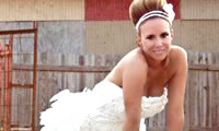 Vestido de novias hecho de papel higinico