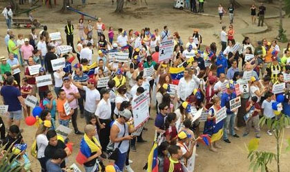 Venezolanos protestan en Panam contra el Gobierno de Nicols Maduro