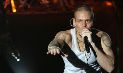 Calle 13  busca estremecer, a todos lo que quieran entrar, en  Panam