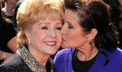 Memorial pblico a las actrices Debbie Reynolds y Carrie Fisher