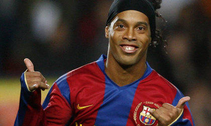 Tras 10 aos de ausencia Ronaldinho regresa al Barcelona
