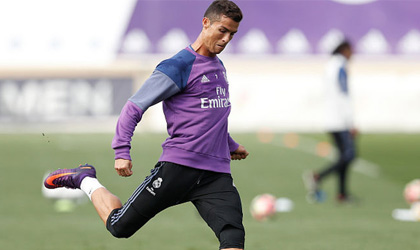 Cristiano entrena al margen mientras que Bale se integra al grupo
