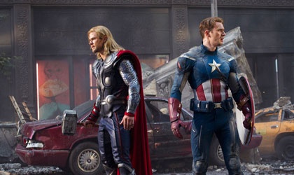 �pica batalla de Thor y Capit�n Am�rica en Los Vengadores