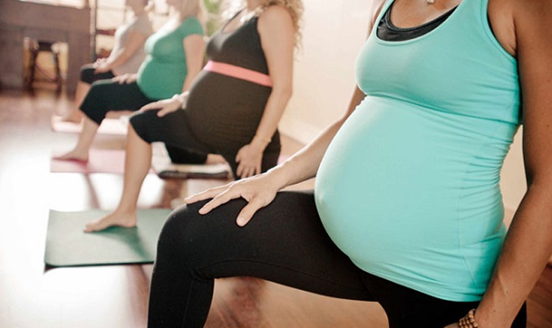 El por qu debes practicar yoga con mucho cuidado estando embarazada