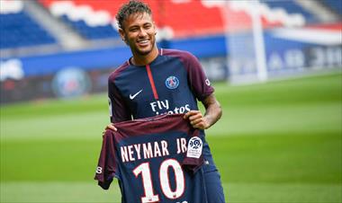 /deportes/la-camiseta-de-neymar-es-la-mas-buscada-por-los-fanaticos/59536.html