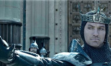 /cine/impactante-trailer-final-de-king-arthur-legend-of-the-sword-/46839.html
