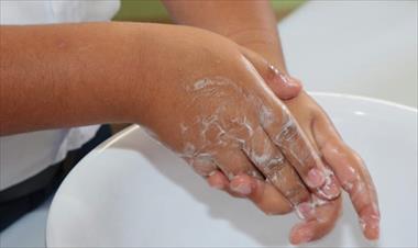 /vidasocial/lavarse-las-manos-con-regularidad-ayuda-a-prevenir-las-infecciones-y-la-resistencia-antimicrobiana/89380.html