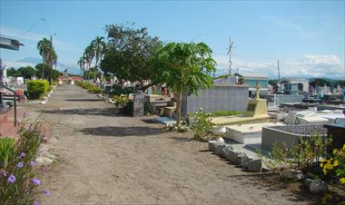 /vidasocial/habitantes-de-david-denuncian-el-estado-del-cementerio-municipal/61531.html