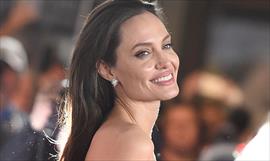 Primer cartel de Malfica, con Angelina Jolie
