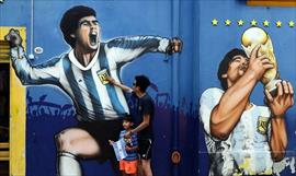 Maradona asegura seguir con el mismo amor al Npoles