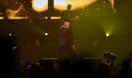 Nicky Jam cantar en el Ocean Festival