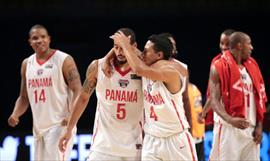 Panameos brillan en el baloncesto uruguayo