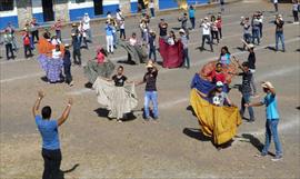 Banda Herberto Lopez participar en la Parada de las Rosas