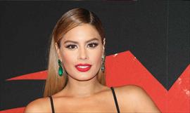Ariadna Gutirrez y Steve Harvey se ven las caras tras el error de Miss Universo